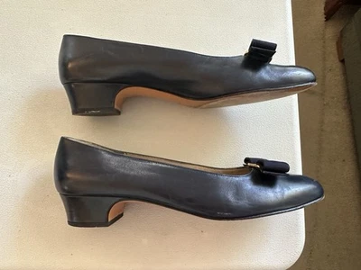 Saltos Salvatore Ferragamo Vara Bow Couro Azul Marinho Feminino 9AA - Imagem 1 de 2
