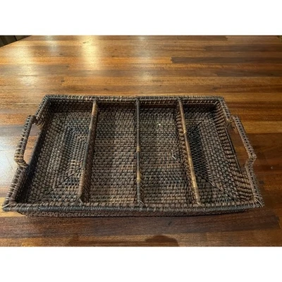 Carrito de utensilios de ratán tejido a mano Pottery Barn asas cocina organización fiesta Foto 1 de 2