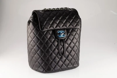 香奈儿黑色鱼子酱皮革 Matelasse 背包 16P A91121 盒卡片纸 — 第 1/4 张图片