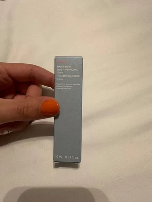 BANCO DE AGUA LANEIGE SUERO HIALURÓNICO AZUL - 10 ml / 0,33 fl oz Foto 1 de 2