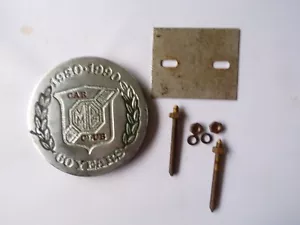 VINTAGE MG CAR CLUB 60 YEARS ANNIVERSARY 1930 TO 1990 GRILLE BADGE EMBLEM - Foto 1 di 3