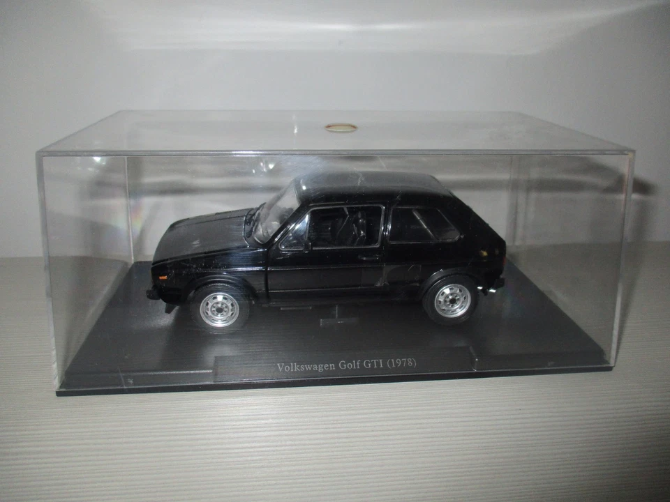 VOLKSWAGEN GOLF GTI 1978 AUTO VINTAGE CENTAURIA SCALA 1/24 - Immagine 1 di 1