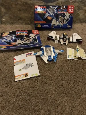 Cra-Z-Art Super Blox Space Fighters 137pcs 3-Way Kit 2 vehicles + 1 minifigures - Image 1 of 4
