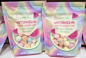 Trader Joe's caramelle liofilizzate all'anguria 1,5 oz 43 g (2 sacchetti) - Foto 1 di 2