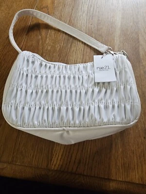 Monedero rue 21 imitación cuero blanco Foto 1 de 4