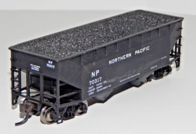Atlas Trainman HO #20 000 992 NP 2-Bay Offset Hopper #70317 RTR Previously Owned - Image 1 of 4