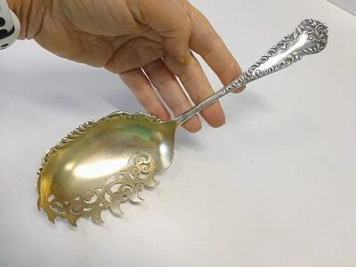 1890 JB & SM KNOWLES Argo серебро высшей пробы макароны сервировочная ложка пирсинг 9 3/8" - Изображение 1 из 4