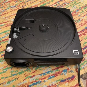 Proiettore diapositive Kodak Carousel 750H con cavo di alimentazione funzionante - Foto 1 di 6