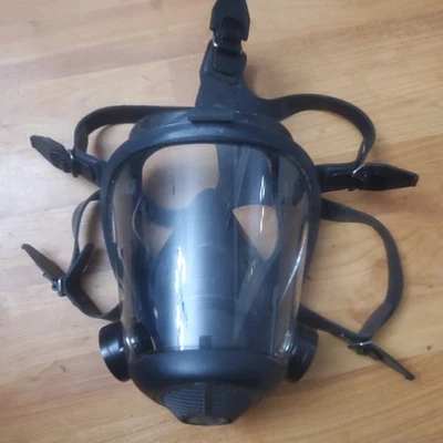 Sperian 7530 Survivair Opti-Fit Full Face Gas Mask Respirator  - Image 1 of 3