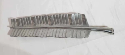 The Wilton Co. Bruce Fox 16" Palm/Banana Leaf shaped Footed food Serving Tray - Image 1 of 4