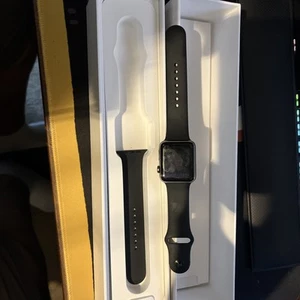 Apple Series 3 130688 GPS Space Aluminum Case Watch - Black - Photo 1 sur 2