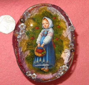 Trinket Box GIRL with rowan berries Russian hand painted lacquer ARTIST SHENSHIN - Picture 1 of 15