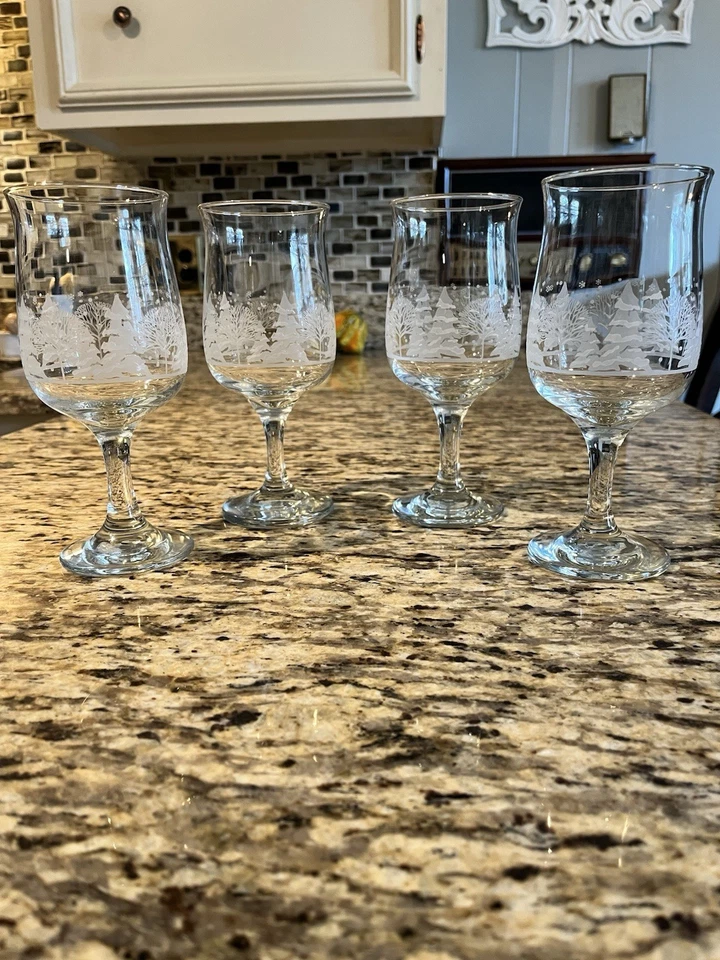 5 Vtg Libby Arby's Tulip Wine Water Goblet/Glasses Winter Scene Etched Gold Rim - Image 1 of 4