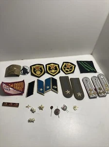 Lot of Vintage Russian CCCP Soviet Union / GDR Pins, Patches, Badges, Shoulder - Picture 1 of 18