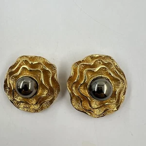 Vintage MUSI Shoe Clips Textured Gold-tone Flower Gray Cabochon 1970s - Picture 1 of 5