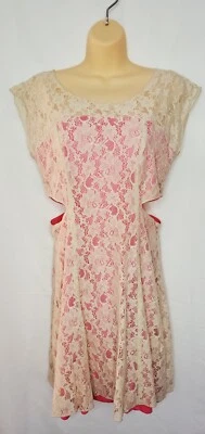 NWT Women dELIA S Cream Lace Pink Lining  Side Cut Out Dress Back Zip Size 9 10  - Image 1 of 4