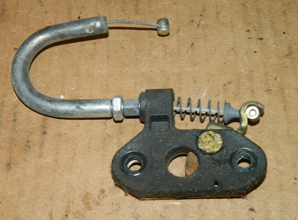 Mecanismo de trava de assento e conjunto de ligação de cabo Ducati ST2 ST3 ST4 ST4S ST3S NC #1 - Imagem 1 de 1