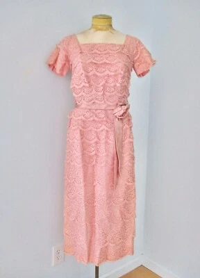Vestido de coquetel vintage anos 50 e 60 DuBarry rosa renda recortada em camadas MOB rockabilly P/M - Imagem 1 de 4