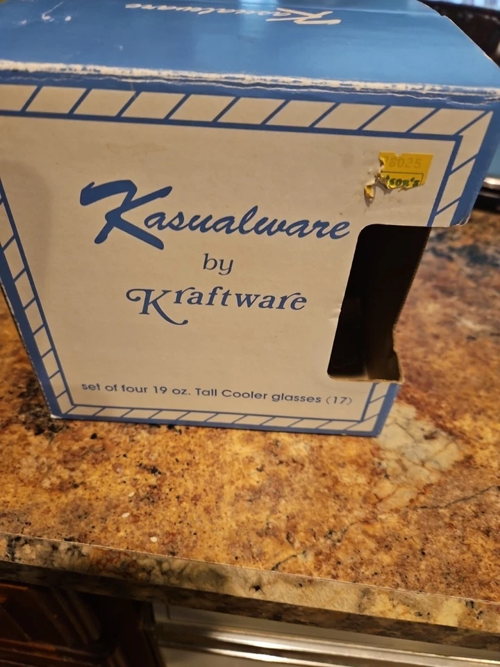 Kasualware By Krasoftware 4 件套高冷藏箱眼镜 Vin 塑料带鱼图案 — 第 1/4 张图片