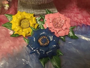 Handmade Leather Flower Brooch Set Of 3 Made In Indonesia Read Description - Picture 1 of 3