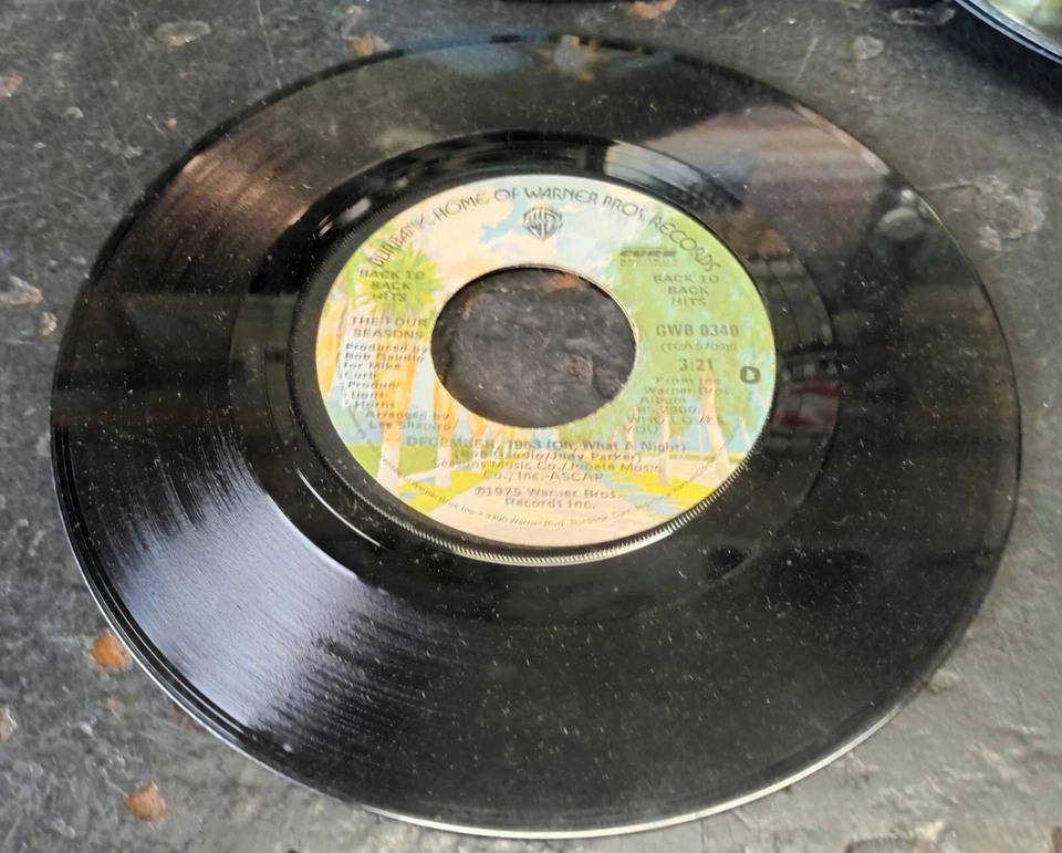 The Four Seasons 45 December, 1963 / Who Loves You 1975 Warner Bros GWB 0340 EX Foto 1 de 1