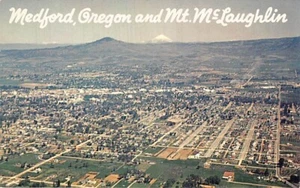 Postal O: Medford, Oregon y Mt. Vista aérea McLaughlin, años 50 - Imagen 1 de 2