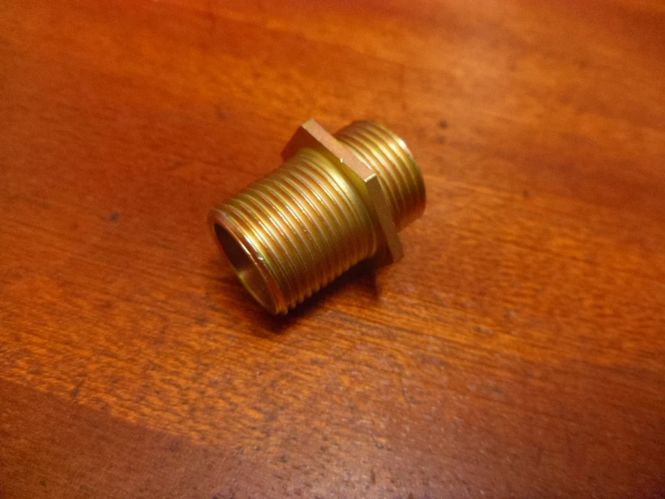 MOCAL OIL COOLER FILTER SANDWICH PLATE MALE / MALE ADAPTOR FITTING M20 X 1.5 MM  - Image 1 of 1