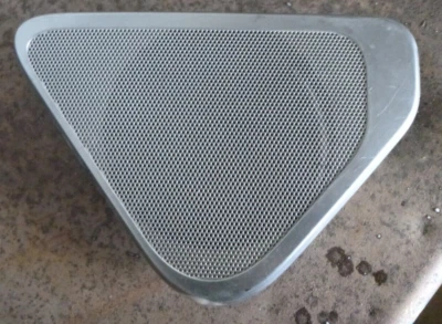 Левая задняя крышка динамика Ssangyong Rexton Y400 2017-2020 - Изображение 1 из 2