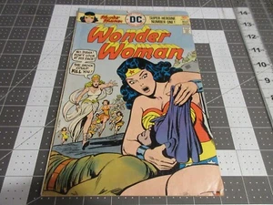 Wonder Woman #223 1976 - DC Comic Book - Picture 1 of 4