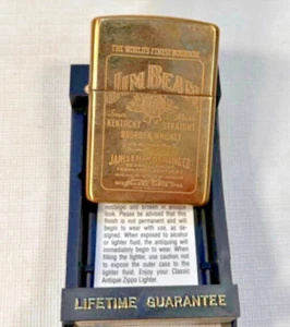 Encendedor de latón grabado Zippo Jim Beam 1995 sin disparar con sello nuevo en caja - Imagen 1 de 7