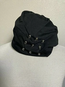 INKED (SHOP)-BLACK-NINER BEANIE WITH SILVER TONE SKULLS-SOFT LINING-O/S/F/M-NWT - Imagen 1 de 4