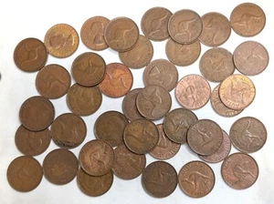 Bulk lot of 40 AUSTRALIA Penny Coin Collection Lot SHOWS A KANGAROO (#Z325) - Picture 1 of 1