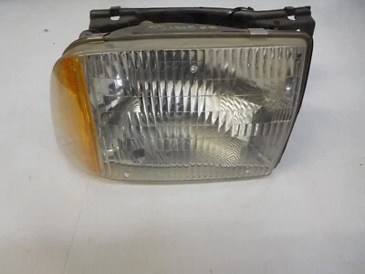 OEM Chevy S10 Pickup Blazer Right Headlight Assembly  1995 1996 1997 16525162 - Image 1 of 4