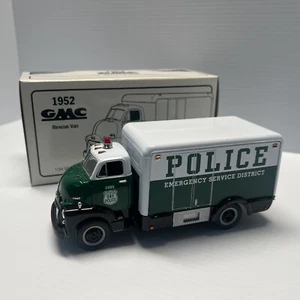 First Gear 1952 GMC Rescue Van "City of N.Y. PoIice" NIB 1:34 19-2190 - Picture 1 of 14