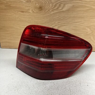 🔥 Luz trasera derecha pasajero Mercedes Benz ML350 ML550 2009 2010 2011 FABRICANTE DE EQUIPOS ORIGINALES Foto 1 de 4