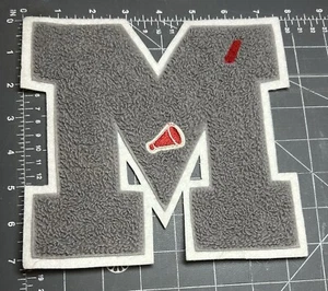 Lettera M Megafono Cheerleader Ciniglia Feltro Letterman Giacca Maglione Patch - Foto 1 di 2