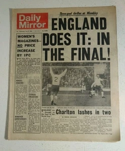 Daily Mirror England Does It: In The Final World Cup 1966 Newspaper 27/07/1966 - Foto 1 di 21
