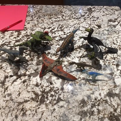 LOTE DE 7 FIGURAS DE ACCIÓN DE DINOSAURIOS SUELTAS HASBRO JURASSIC PARK VELOCIRAPTOR Foto 1 de 4