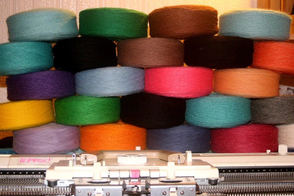 100% Schurwolle Strickmaschine Garn Schafwolle für Strickmaschine Gr.Pr 3€/100g - Bild 1 von 1