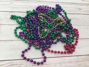 Lot of Mardi Gras Beads 1lb of multiple color beads - Picture 1 of 5