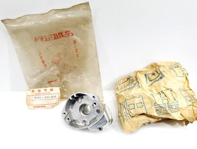 Carcasa base puntos de encendido originales Honda CB450 CL450 OEM 30361-283-010 nueva nueva nueva en stock Foto 1 de 4