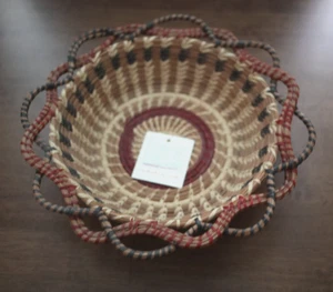 NEW SIGNED Basket by Mayan Hands Guatemala Unique Handcrafted Woven Pine Needles - Picture 1 of 9