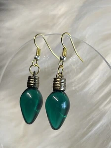 Pendientes Bombilla Verde Navidad Vacaciones Hechos a Mano ENVÍO RÁPIDO - Imagen 1 de 4