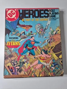 DC Heroes Box Set, Mayfair Games, GC, completo excepto los dados - Imagen 1 de 17