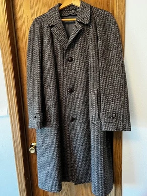 Vintage Harris Tweed topcoat overcoat plush lining Size 40 - Image 1 of 4