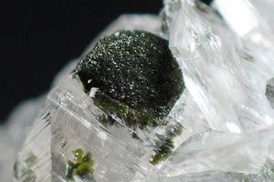 MOTTRAMITE WITH DUFTITE ON CALCITE * NICE !!! Tsumeb Mine, NAMIBIA - Picture 1 of 19