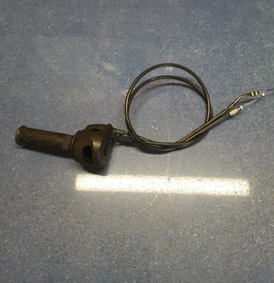 2005 2004-2010 Yamaha FZ6 Fazer 600 Right Hand Side Throttle Control No Switches - Image 1 of 4