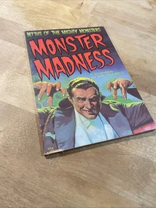 Vtg 1980 Myths of the Mighty Monsters Monster Madness Book Arneson RARE - Foto 1 di 13