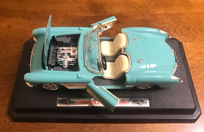 Chevrolet Corvette 1957 convertible turquesa modelo fundido a presión 1/24 Foto 1 de 4