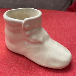 Vintage Shawnee USA Pottery Shoe Baby Bootie Planters Tan Beige 4" X 2" - Picture 1 of 5